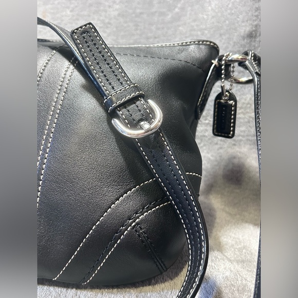 Coach Soho Black Leather Shoulder Hobo w/ Silver Hardware - Picture 4 of 11